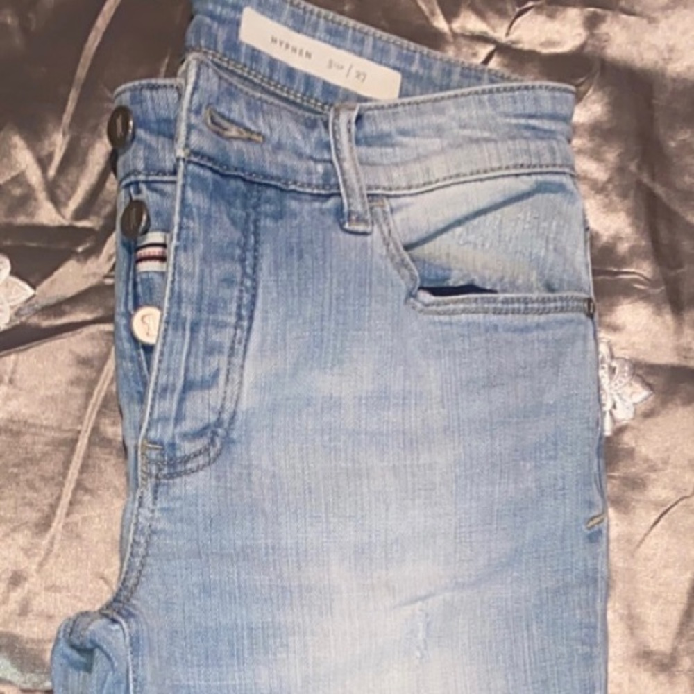 Anthropologie(PILCRO AND THE LETTERPRESS) Hypen Patched Button Fly Jeans